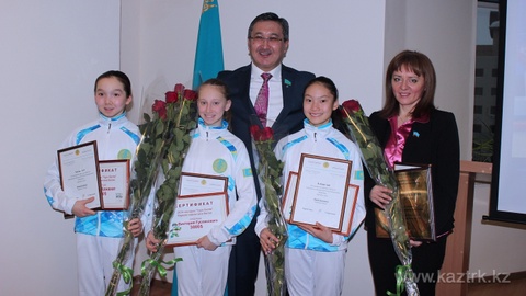 Үздік спортшылар мен жаттықтырушылар марапатталды (ФОТО)