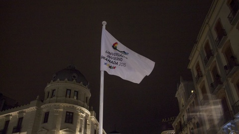 FISU президенті Қазақстан делегациясына Универсиада жалауын табыстады