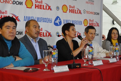 Қазақстанның Олимпиада чемпиондары Алматы Марафонында Нұрсұлтан Назарбаевты қолдайды