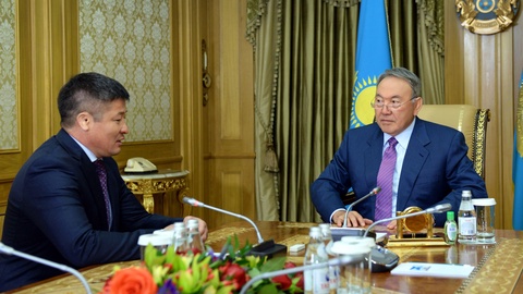 Елбасы Қазақстан күрес федерациясының құрметті президенті Дәулет Тұрлыхановты қабылдады