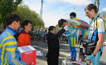 Қызылордада тұңғыш Әлем чемпионы Марат Сатыбалдиевтің жүлдесіне арналған республикалық веложарыс аяқталды