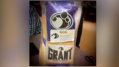 Геннадий Головкин Вилли Монромен «Grant» қолғаптарында жұдырықтасады 