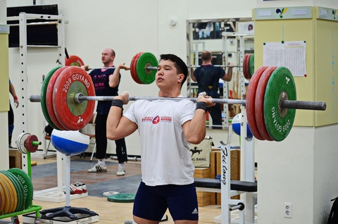 Айдар Қазов ауыр атлетикадан Азия чемпионы атанды