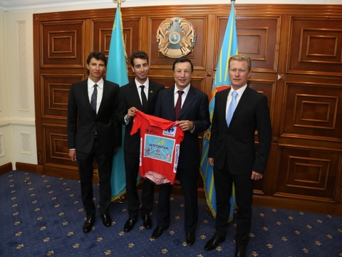 Ә. Жақсыбеков «Астана» велокомандасымен кездесті