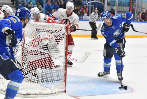 «Барыс» хоккей клубы «Автомобилист» командасын 4:3 есебімен жеңді