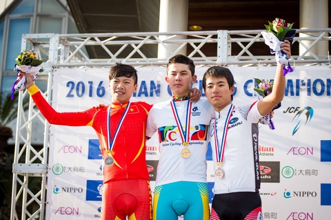 Велошабандоз Дінмұхамед Ұлысбаев шосседегі топтық жарыстан жасөспірімдер арасында Азия чемпионы атанды