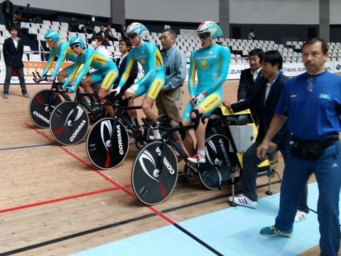 Қазақстандық велоспортшы Роберт Гайнеев Азия чемпионатынан күміс жүлде алды