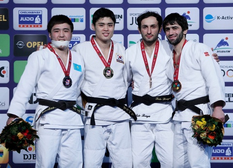 Елдос Сметов пен Галбадрах Отгонцецег Дюссельдорфтегі «Grand Prix» жарысында күміс иеленді