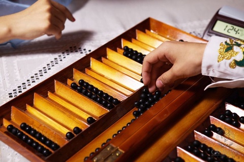 Қарағандыда Әлихан Бөкейхановтың 150 жылдығына орай тоғызқұмалақтан облыстың ашық турнирі өтуде