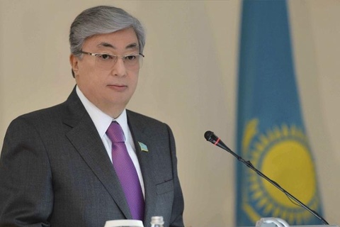 Қасым-Жомарт Тоқаев Елдос Сметовті жүлдесімен құттықтады