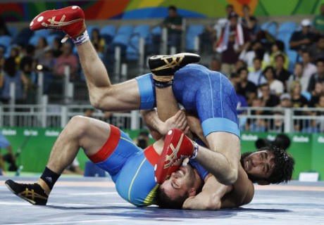 Қазақстандық палуан Ғалымжан Өсербаев жартылай финалға өтті (ВИДЕО)