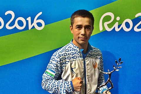 Өзбекстандық боксшы Хасанбай Дусматов Рио Олимпиадасында Вэл Баркер кубогын алды