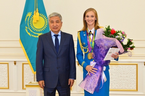 ҚР Қорғаныс министрі Олимпиада ойындарының қола жүлдегері Ольга Рыпаковаға құрмет көрсетті 