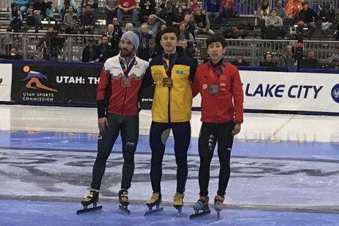 Абзал Әжіғалиев - шорт-тректен Әлем кубогы кезеңінің жеңімпазы