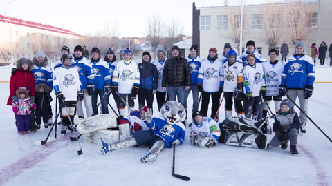 «Барыс» хоккейшілері ақкөлдік балалар үйінде қонақта болып қайтты