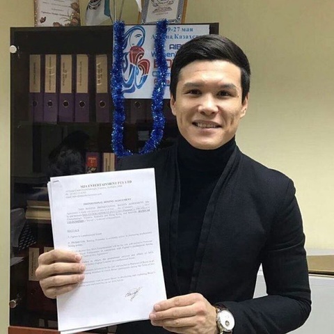 Данияр Елеусінов кәсіпқой боксқа ауысты