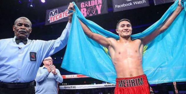 Двое казахстанских боксеров победили в очередном бою в США