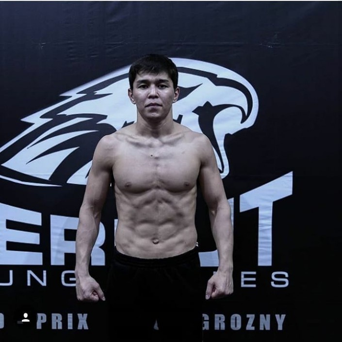 Казахстанский файтер Асу Алмабаев - временный чемпион M-1 Global