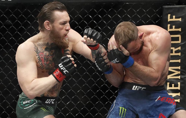 Конор Макгрегор америкалық Серронені 40 секундтың ішінде нокаутқа жіберді