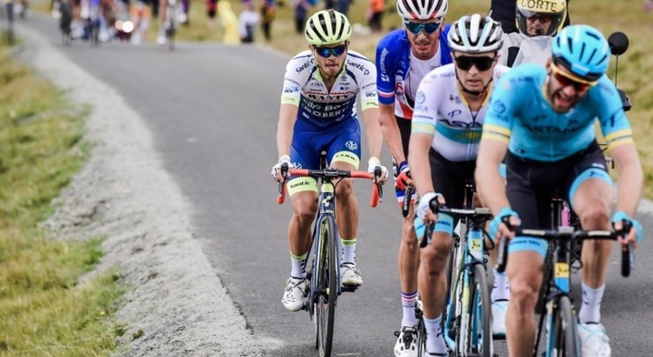 Велокоманда «Астана» снята с соревнований на 15-дневный срок