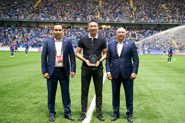 Біржан Оразов ҚФФ тарапынан арнайы жүлдеге ие болды