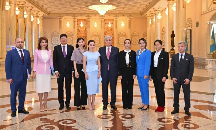 Қасым-Жомарт Тоқаев шахматтан Қазақстан әйелдер құрамасының мүшелерімен кездесті
