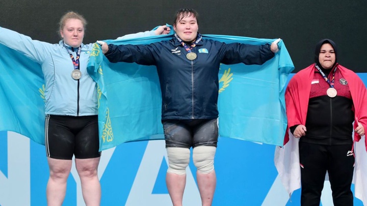 Исламские игры: сборная Казахстана по тяжелой атлетике поставила красивую точку в своих выступлениях!