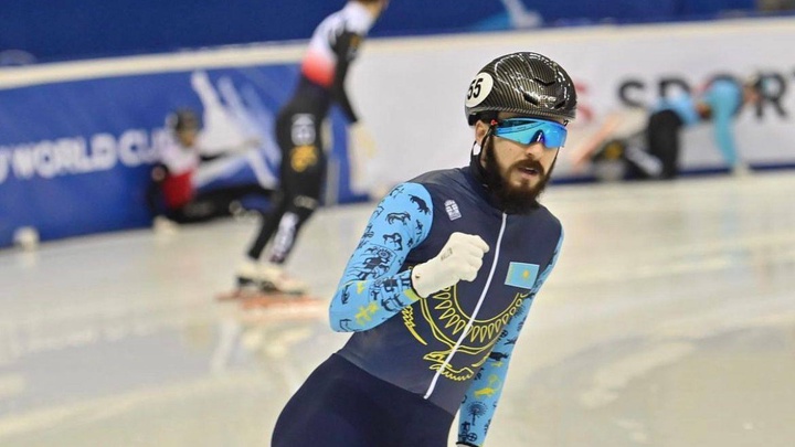 Денис Никиша выиграл общий зачет Кубка мира по шорт-треку