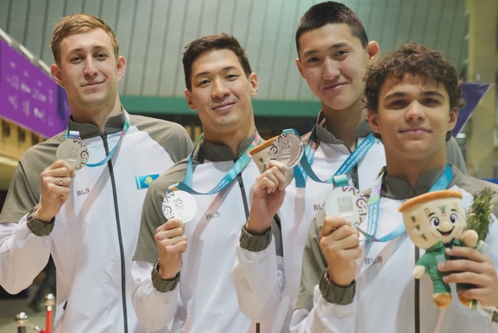 Сборная Казахстана по плаванию завоевала серебро на Играх исламской солидарности 