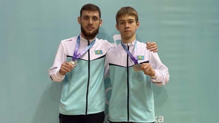 Сборная Казахстана по прыжкам на батуте завоевала серебряную медаль на международном турнире