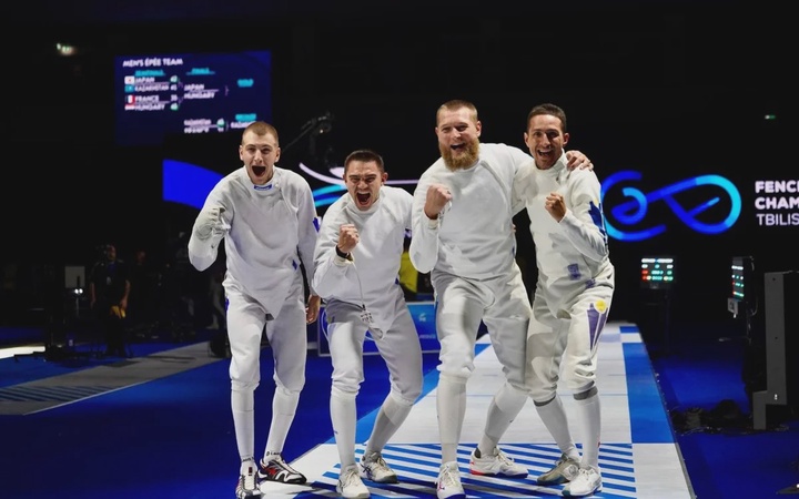 Сборная Казахстана завоевала бронзовую медаль по фехтованию