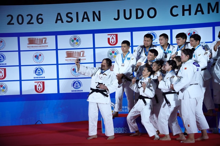 Сборная Казахстана стала серебряным призёром чемпионата Азии по дзюдо