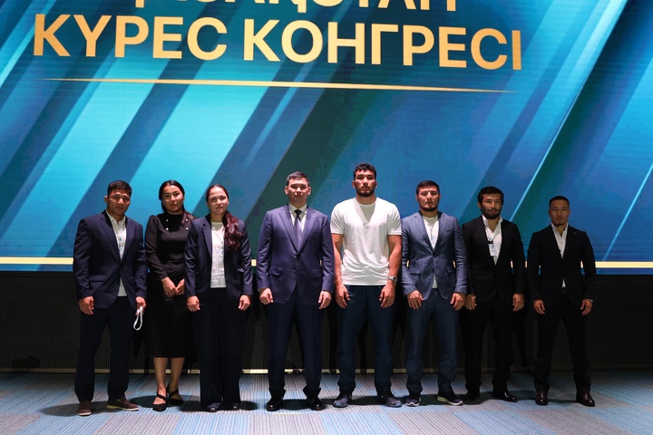 Федерация борьбы Казахстана утвердила специальную систему денежных премий для спортсменов и тренеров