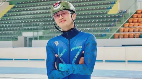 Абзал Ажгалиев завершил профессиональную карьеру