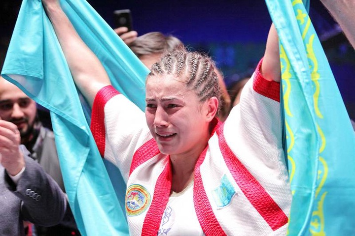 Фируза Шарипова выиграла главный бой вечера единоборств в Алматы