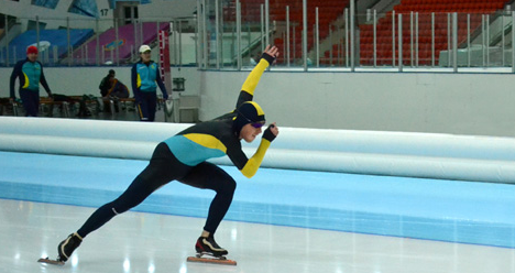 Конькимен жүгіру. Ел Кубогы жалауын желбіретті