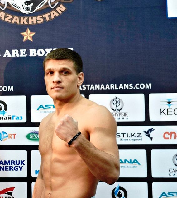 WSB. Сергей Деревянченко қарсыласын техникалық нокаутпен ұтты (ВИДЕО)  