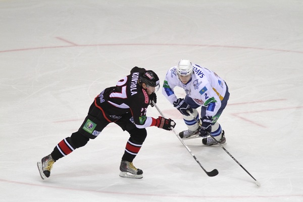  «Барыс» «Трактор» қақпасына жауапсыз төрт шайба салды