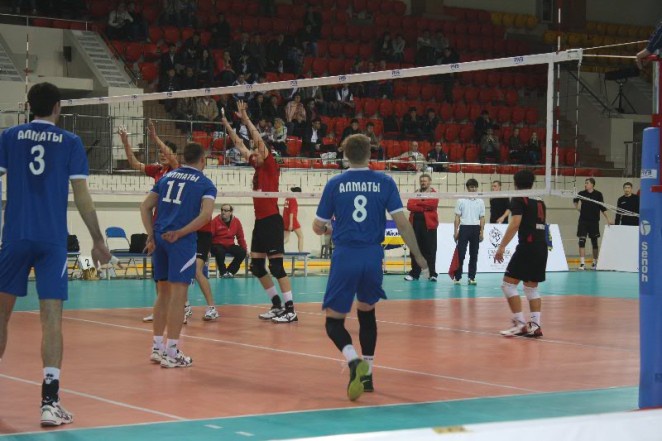 Волейбол. Оралдың «Конденсат-Жайықмұнайы» екінші турды да жеңіспен бастады