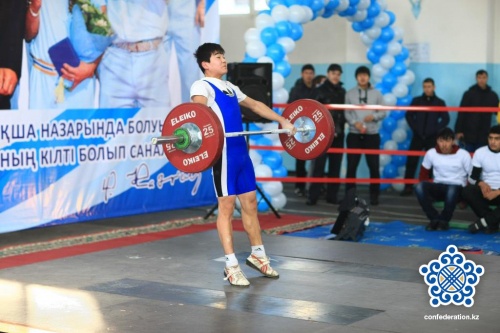 Сәдуақасова, Крахалева және Рымқұлов ауыр атлетикадан ел чемпионы атанды