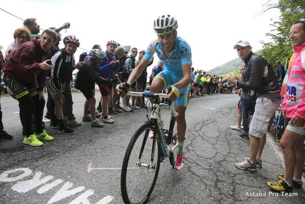 Джиро д'Италия көпкүндігінің 15-ші кезеңінде Фабио Ару жеңіске жетті