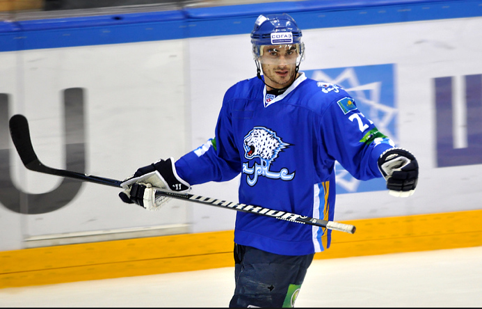 Маусымның үздік хоккейшісі – Брэндон Боченски