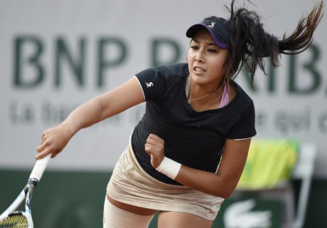 ITF Ноттингем. Зарина Диас - Оливия Роговска:  6/2, 3/6, 6/0