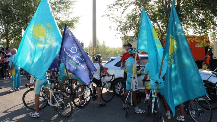 Оңтүстік Қазақстан облысының тұрғындары ҚР Конституциясы күніне орай велошеру өткізді 