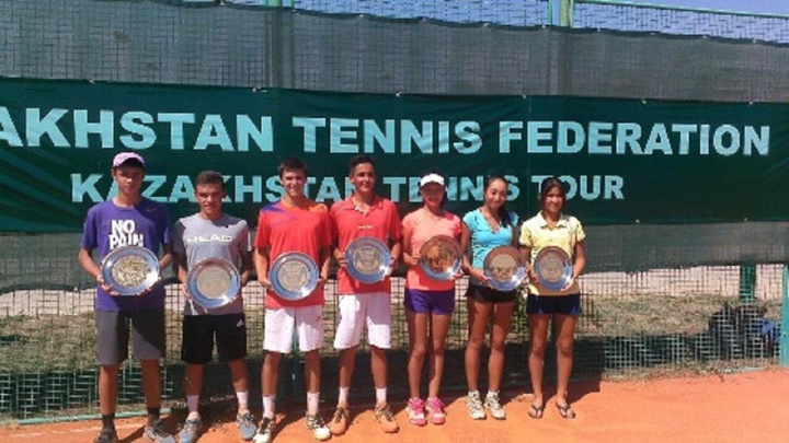 Болат Мамыр  теннистен Шымкентте өткен халықаралық турнирде жеңімпаз атанды