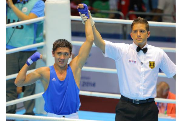 Бокс. Ілияс Сүлейменов Азия ойындарының жартылай финалына өтті