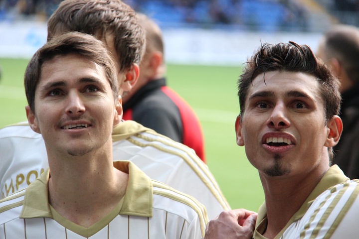 Неко мен Пиззелли келісімшартты ұзартты