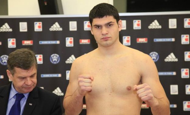 «Астана арландарының» боксшысы Кличко қарсыласымен спарринг өткізеді