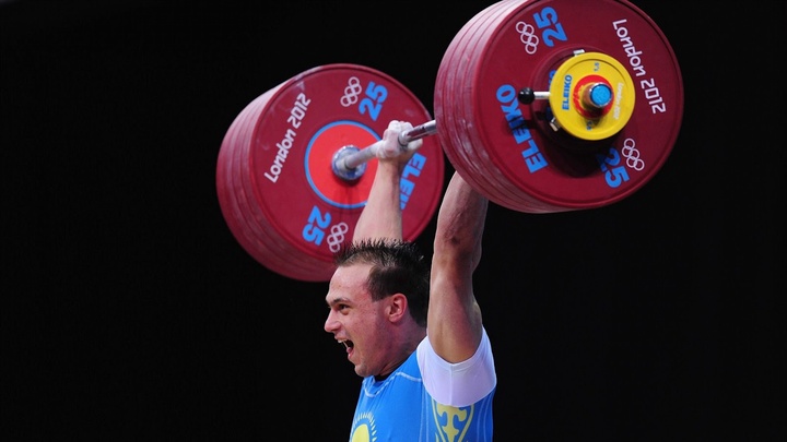 Илья Ильин серпе көтеруде рекорд орнатып, төрт дүркін Әлем чемпионы атанды