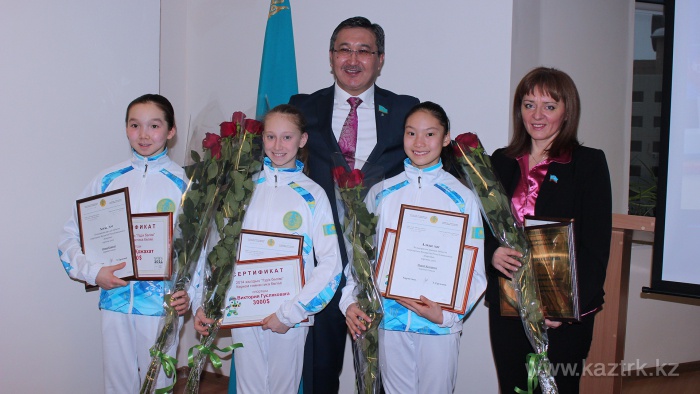 Үздік спортшылар мен жаттықтырушылар марапатталды (ФОТО)